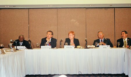 On occasion of UN Summit, Heads of State and Government hold informal discussions under auspices of SI