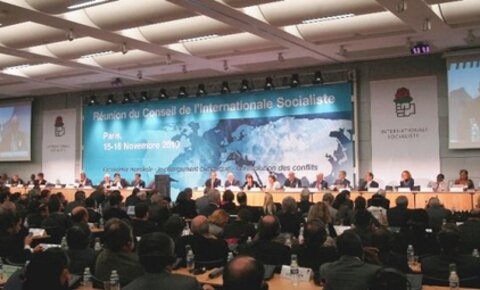 Paris Council: global economy - climate change - resolution of conflicts