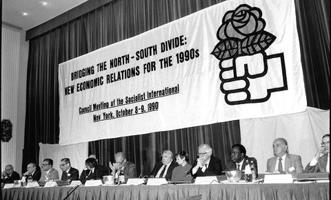 SI President Willy Brandt (centre) SI Secretary General Luis Ayala (centre left) with members of the SI Presidium