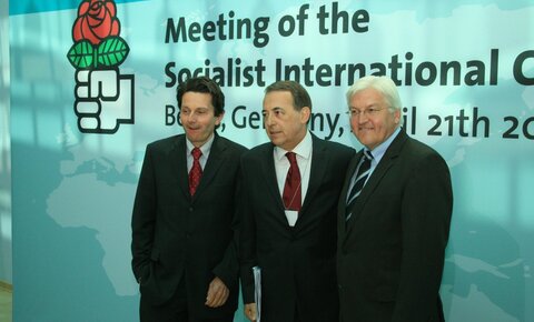 Common Security through disarmament: Meeting of the SI Committee on Disarmament in Berlin